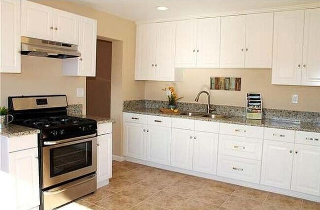 Foto del edificio - 6362 Newsome Dr