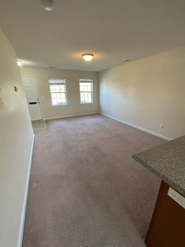 Foto del edificio - Charming 2 Bedroom Towhome - 201 Lanieve C...