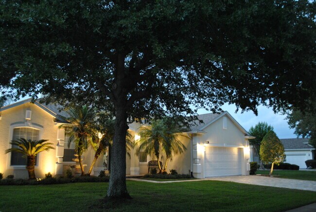 Building Photo - 128 Centennial Park Dr