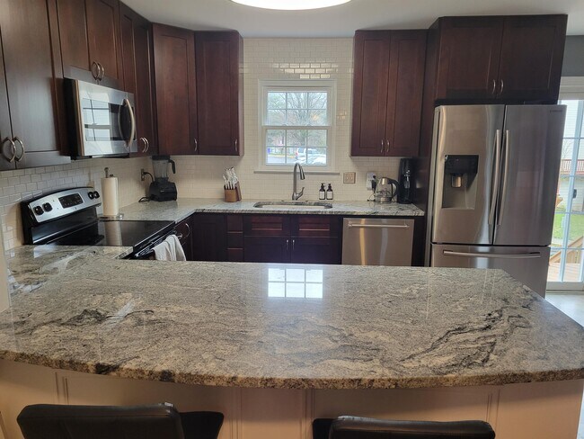 Building Photo - 3805 Ferrara Dr