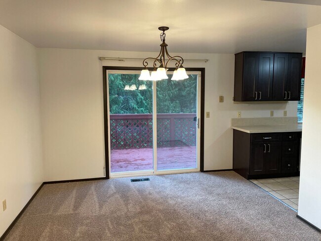 Building Photo - Updated Redmond Gem in Education Hill