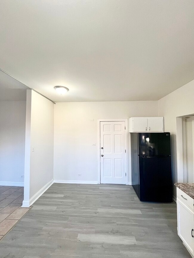 Foto del edificio - 2700 S Hamlin Ave