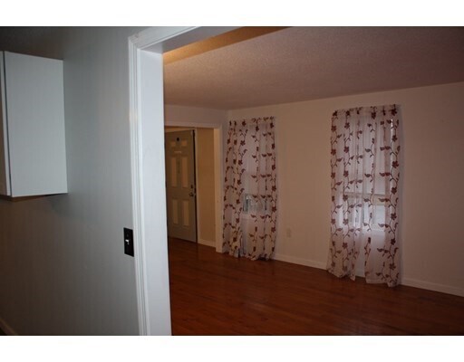 Building Photo - 117 Newbury St