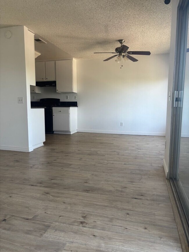 Building Photo - 2bd/2ba Upper Unit In Quail Ridge!!