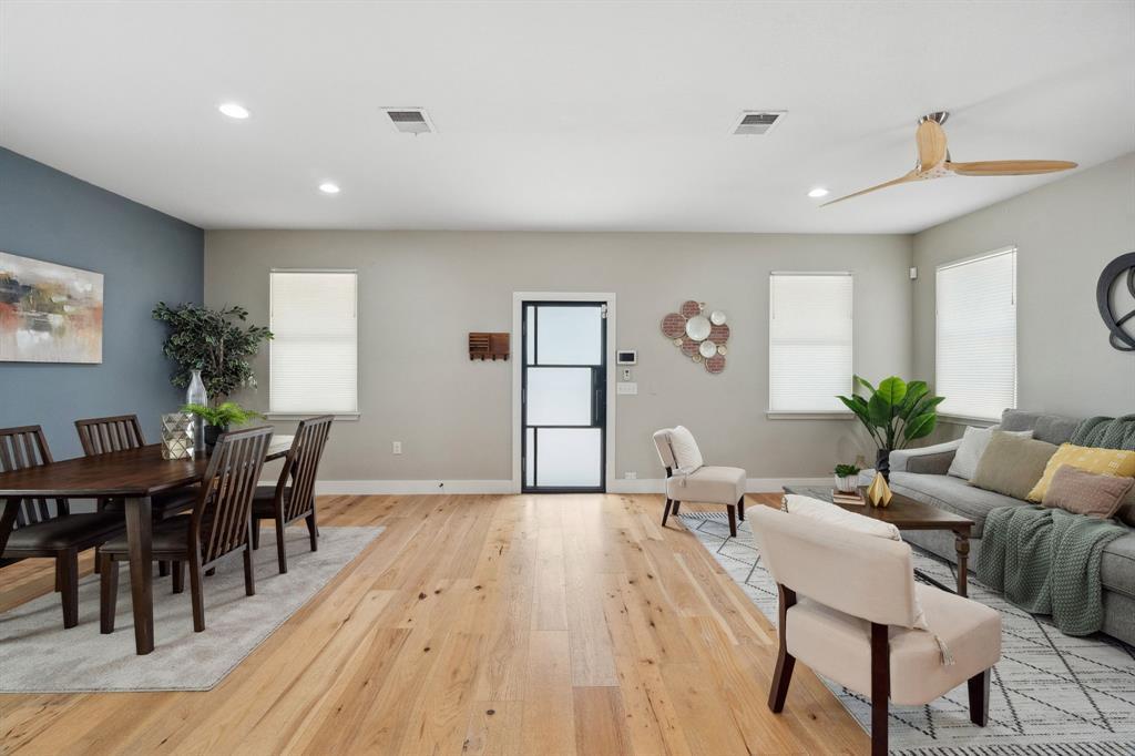 Foto principal - 7617 Carver Ave