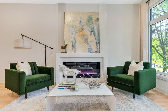 Foto del edificio - 6915 N Western Ave