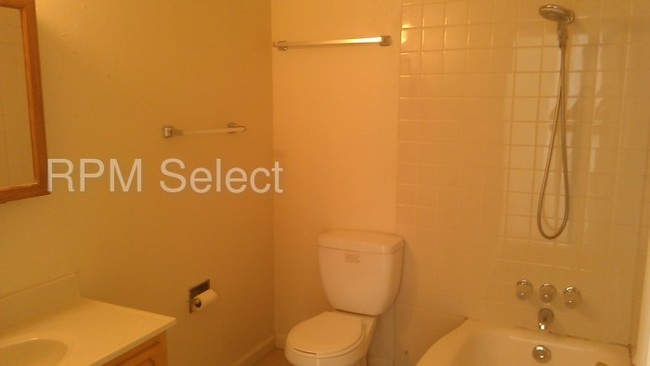 Building Photo - 2 Bed 1 Bath in Fairfield