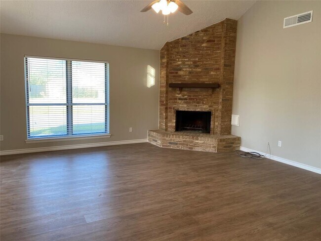 Building Photo - 1401 Coolidge Dr