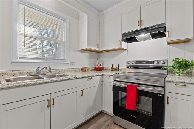 Building Photo - 306 Glenola St