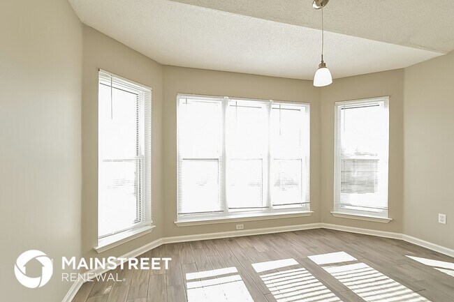 Building Photo - 9040 Triple Crown Loop W