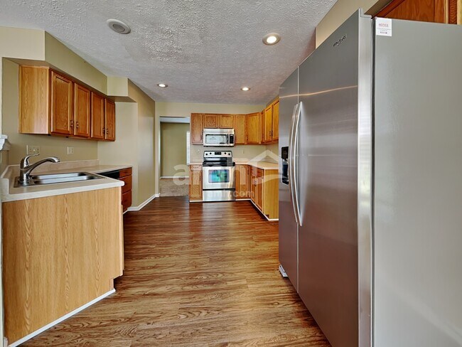 Foto del edificio - 998 Grandstone Ct