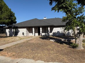 Building Photo - 1206 S Nelson Ave