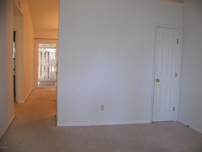 Building Photo - 3200 Crystal Oaks Ln