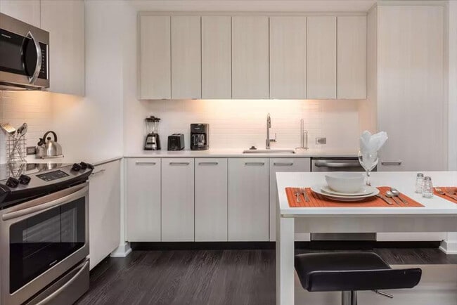 Building Photo - 11911 Freedom Dr