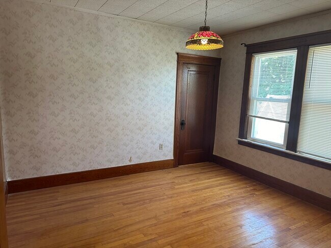 Building Photo - 57 Lovell St