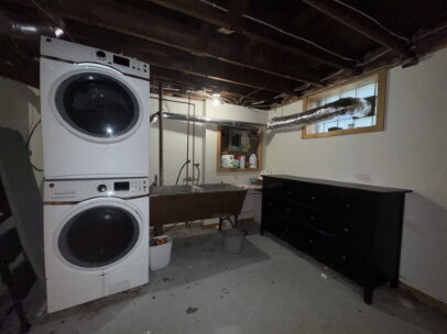 Foto del edificio - "Charming 3-Bed Hardwood Haven in (Powderhorn) Minneapolis – Spacious 1621 Sq Ft!"