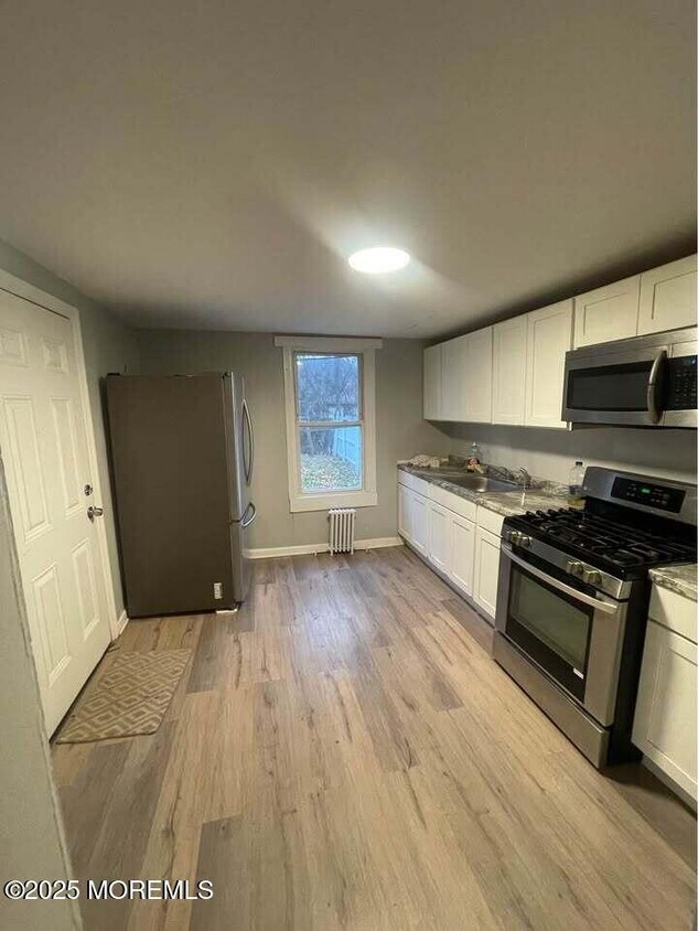 Primary Photo - 79 4th Ave