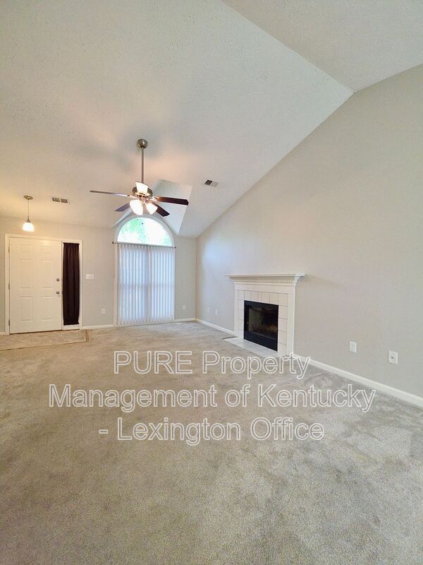 Building Photo - 3725 Cottage Cir
