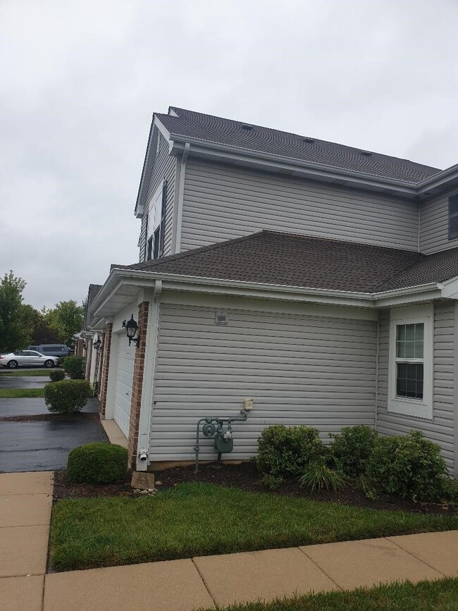 Building Photo - 28121 Sonoma Pass