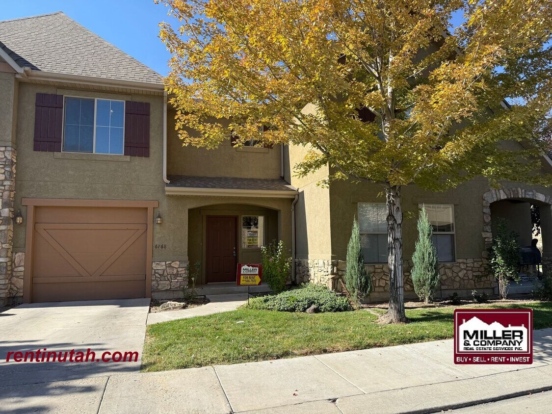 Foto principal - Beautiful townhouse for rent at Cottages on 9th!