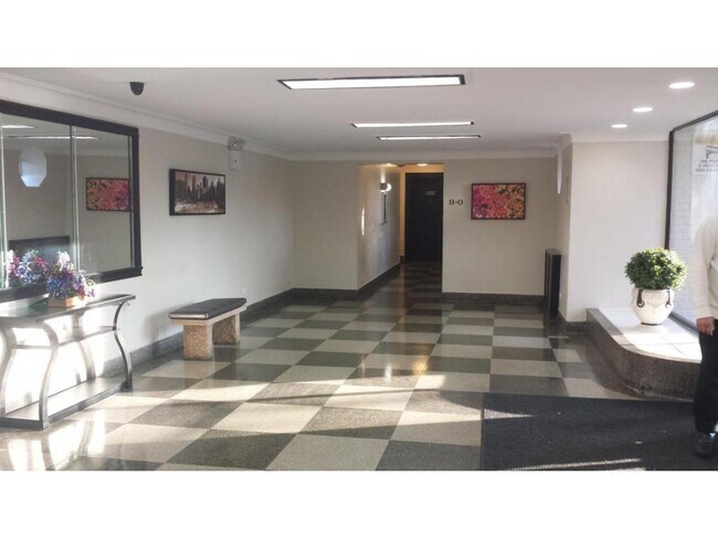 Foto del edificio - 1119 Ocean Pkwy
