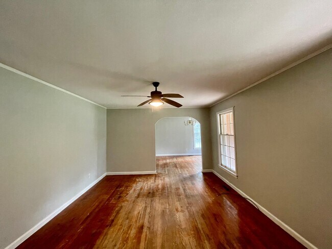Building Photo - 300 W Cranford Ave