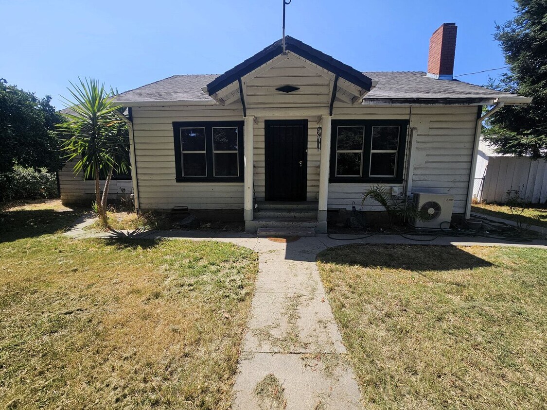 Primary Photo - 3 Bedroom 1 Bath House For Rent in Orland!