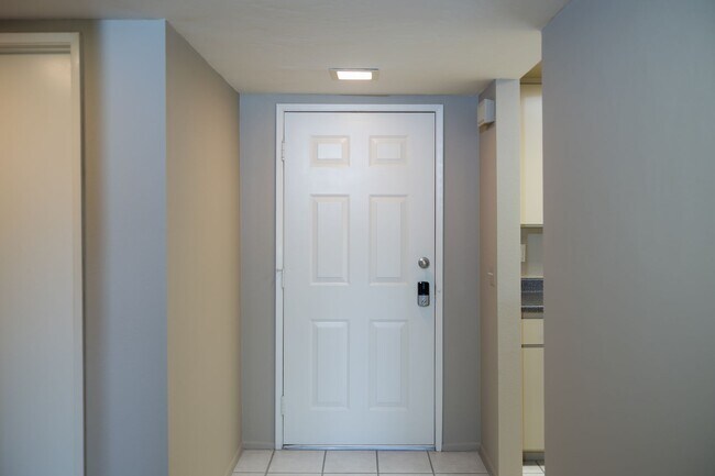 Foto del edificio - Single-Story 2-Bedroom Condo in Beautiful Palm Desert Resorter HOA!