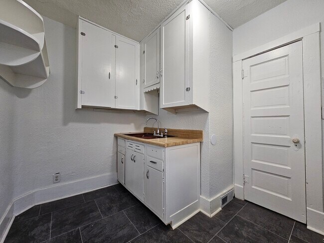 Foto del edificio - 515 E 11th St