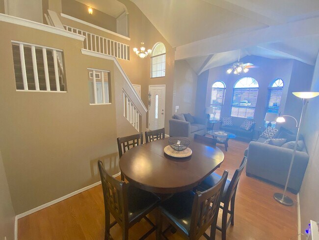 Foto del edificio - East El Paso 3 bed Refrig A/C w/Loft!