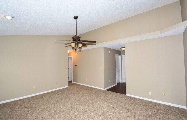 Foto del edificio - Charming 3 Bed, 2 Bath Home in Indianapolis!