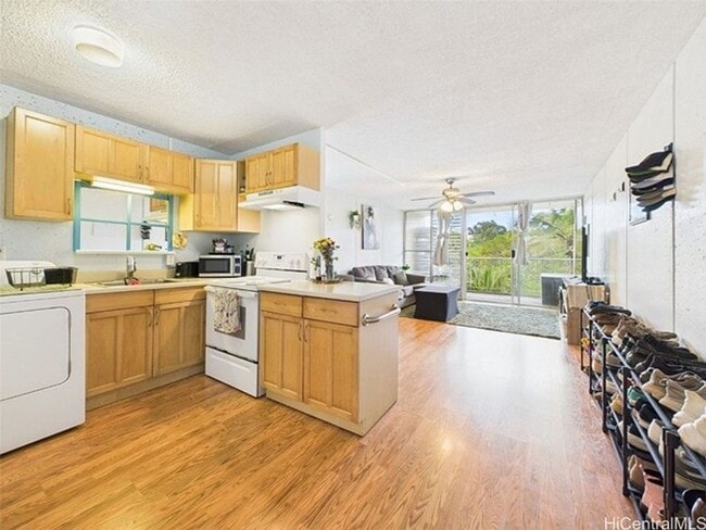 Building Photo - Cathedral Point - Mililani 1br/1ba w/2 par...