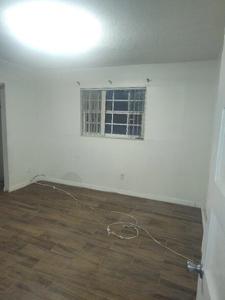 Foto del edificio - 2941 NW 9th Pl