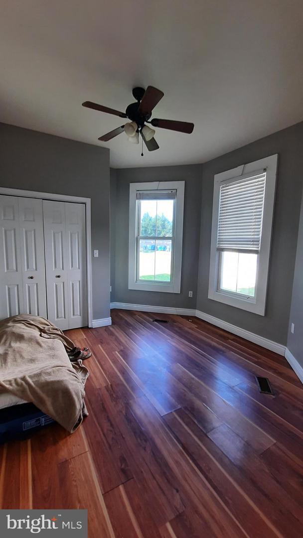 Building Photo - 519 E Main St