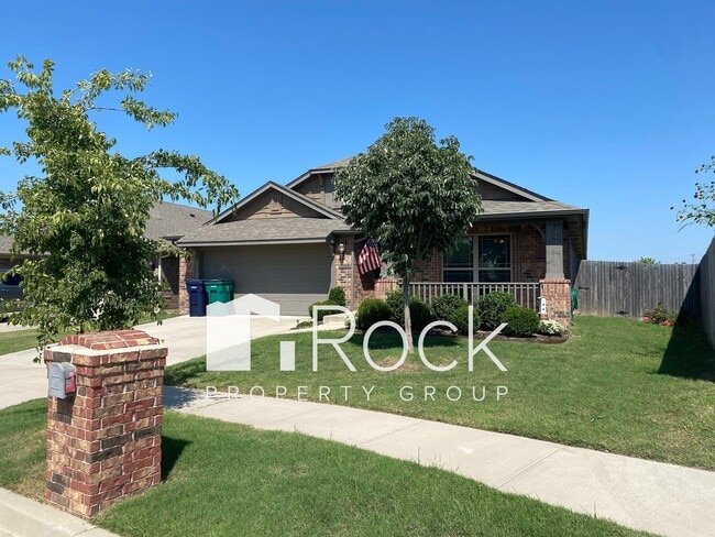 Photo - Beautiful 3 Bedroom Home with a Study in W...