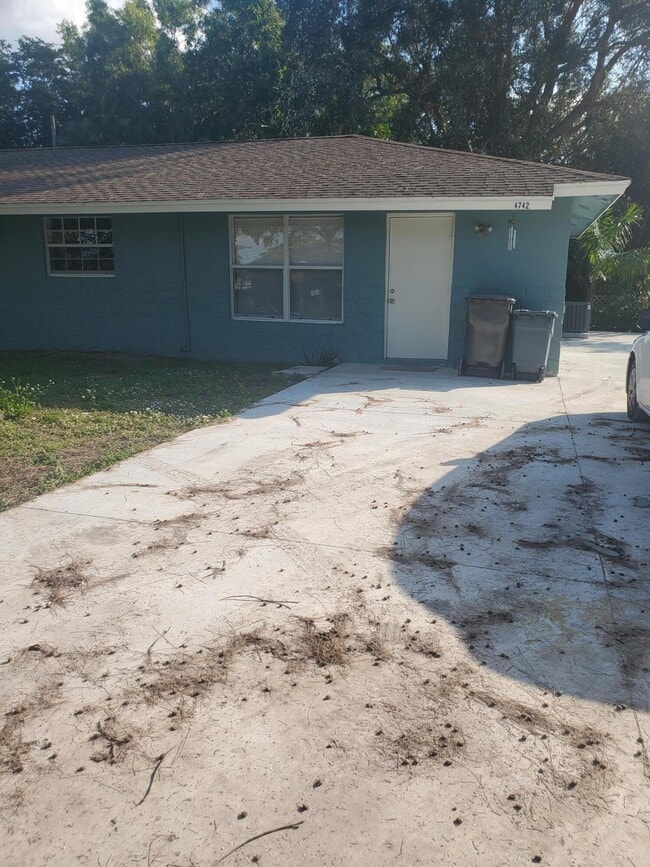 Building Photo - 4742 Hairland Dr