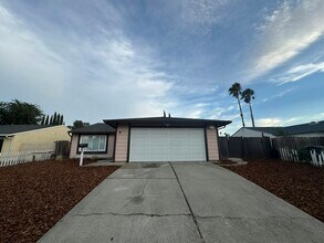 Building Photo - 22 Merrimac Pl