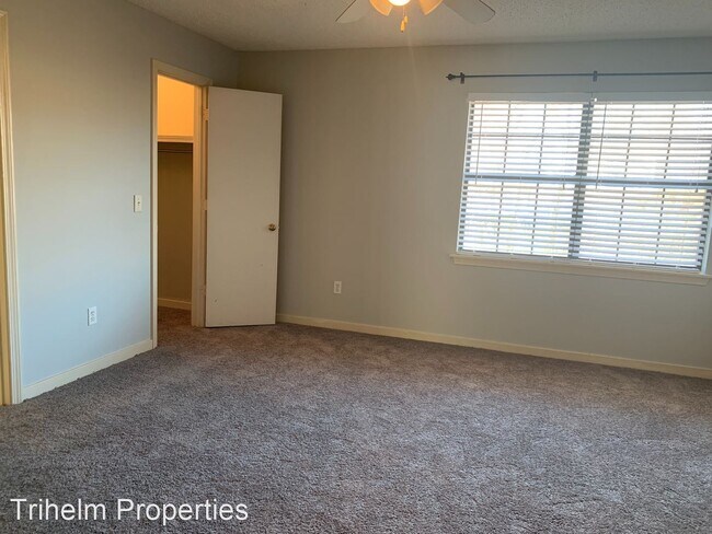 Building Photo - 920A Glastonbury Cir