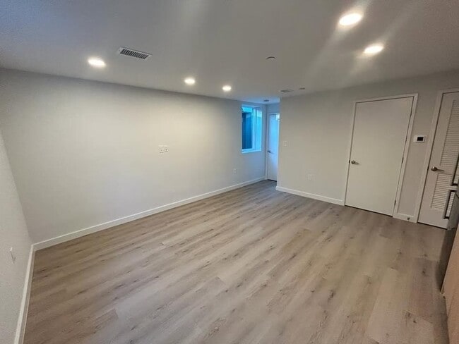 living room - 5517 41st St NW