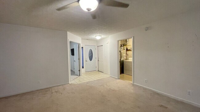 Foto del edificio - Lindberg Village...3 Bedroom 2 Bath