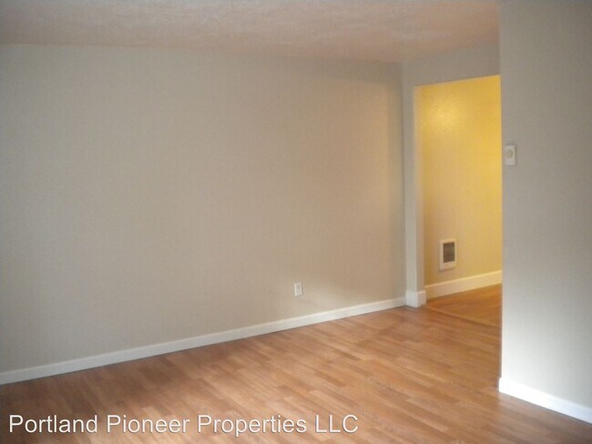 Foto del edificio - 4542-4556 NE 119th Ave