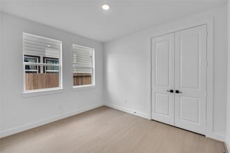 Building Photo - 4320 Avron Dr