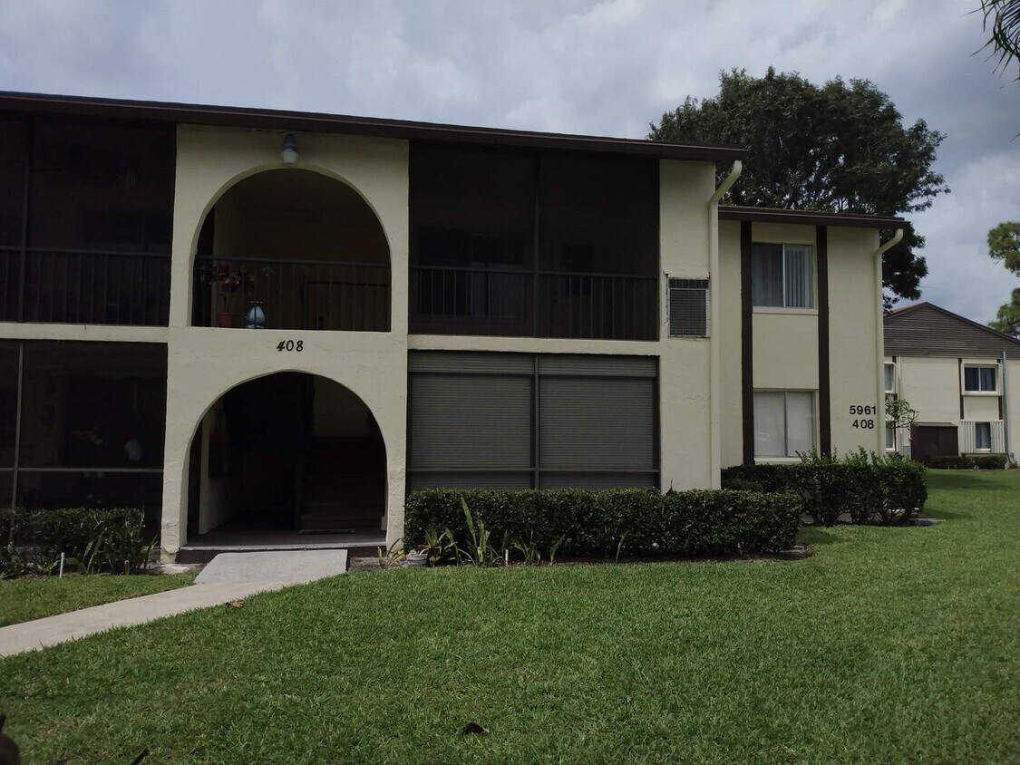 5961 Whispering Pine Way Unit D2, Greenacres, FL 33463 Condo for Rent