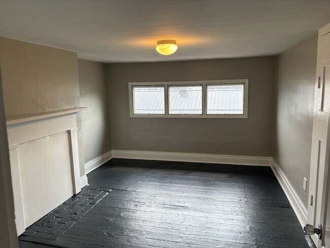 Building Photo - 143 Campbell