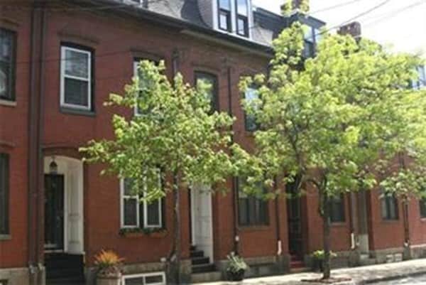 Primary Photo - 17 Beacon St