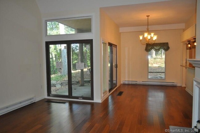 Building Photo - 48 Great Meadow Ln