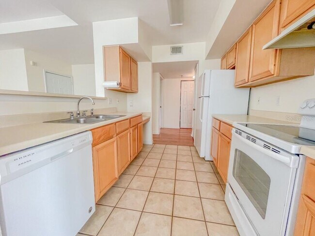 Building Photo - 1125 Villagio Cir