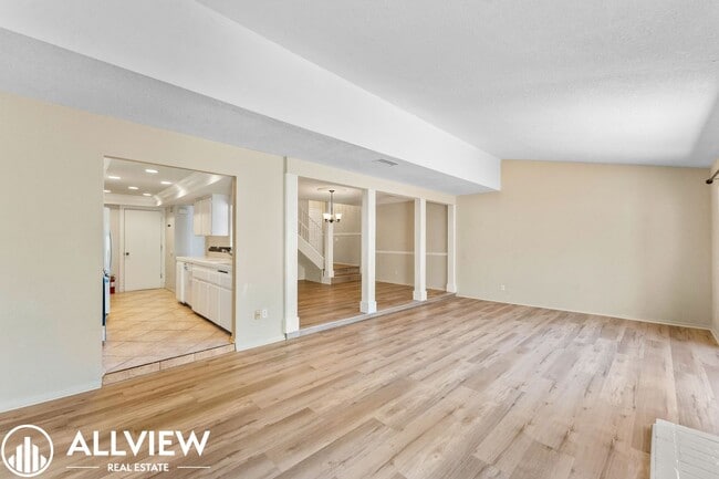 Foto del edificio - Coastal San Clemente Townhome with Brand New Flooring – Steps to the Beach!
