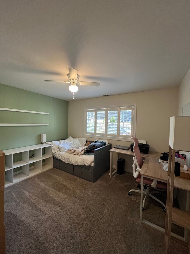 Foto del edificio - Beautiful 3 Bedroom Home in Scotts Valley — Spacious Yard & Ideal Location!