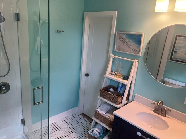 Building Photo - 3 Bedroom Home with Ocean Views in Point Loma